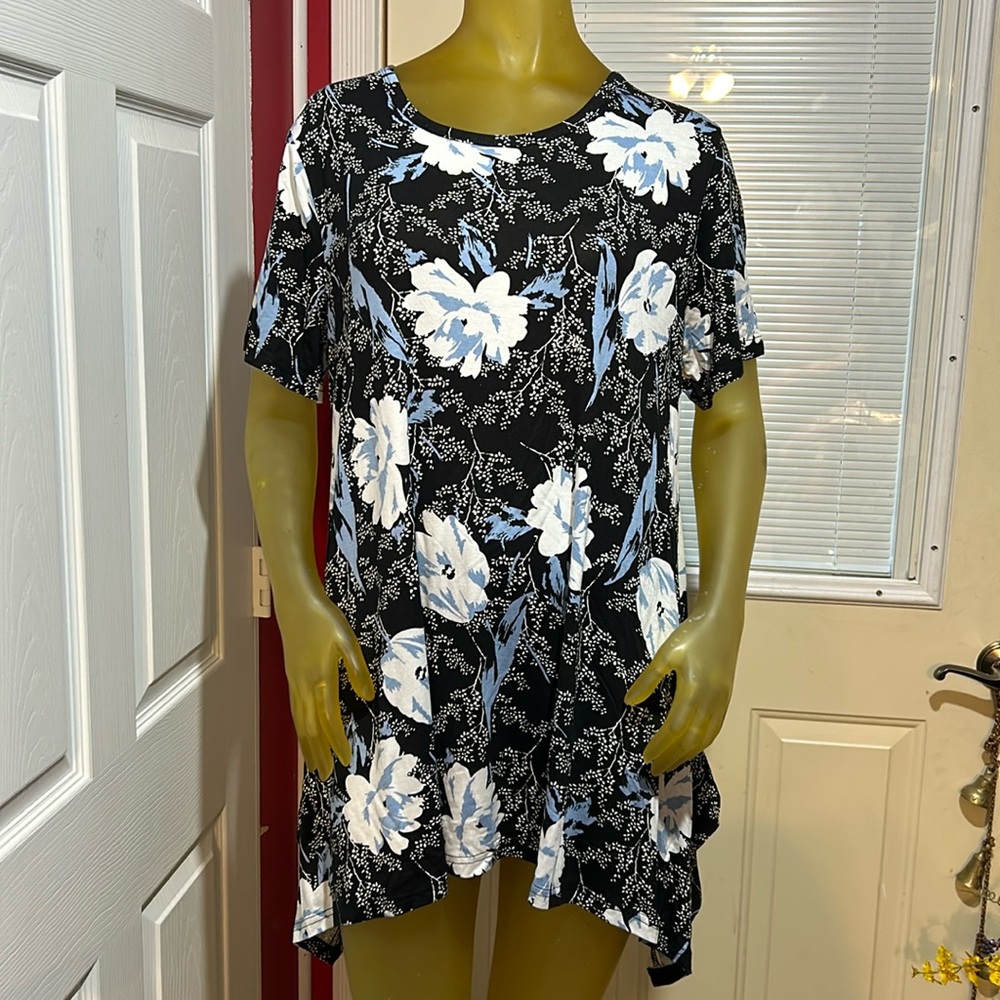 NWT Bishuige top